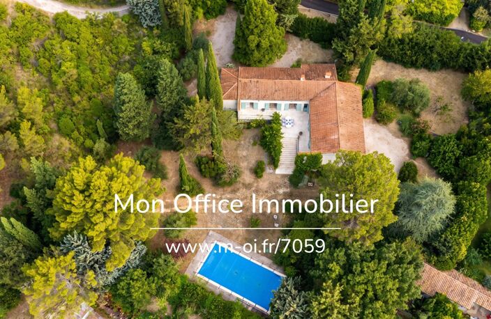 Référence : 7059-SBA - Maison plain pied - Eguilles - Fort potentiel - Piscine — photo 2