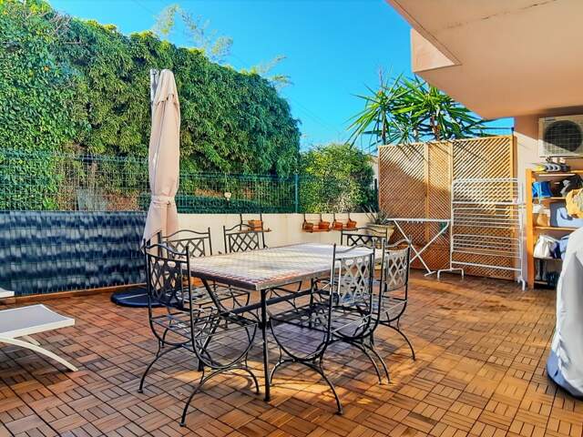 Appartement À Vendre — photo du bien