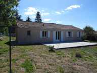 A SAINT JUNIEN PROCHE DU CENTRE VILLE BELLE MAISON DE PLAIN PIED 96 M² HABITABLES SUR UN TERRAIN DE 1502 M² PLAT — photo 2