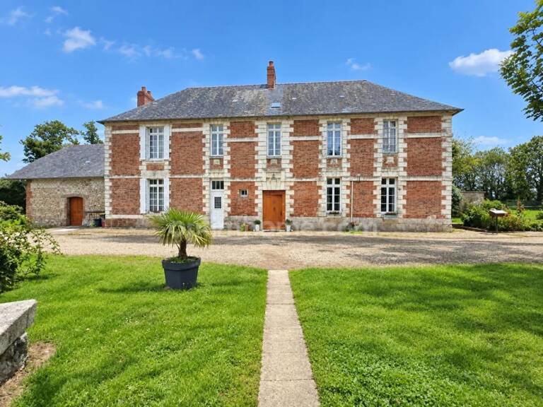  MANOIR DU XVIIe SIÈCLE – 16 000 m² DE TERRAIN – DÉPENDANCES — photo 1