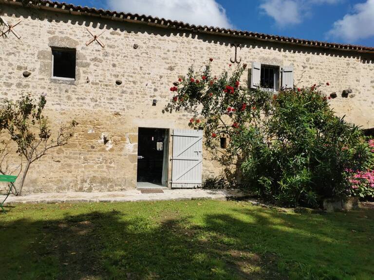 Maison de 80m2 à louer sur Mervent — photo 1