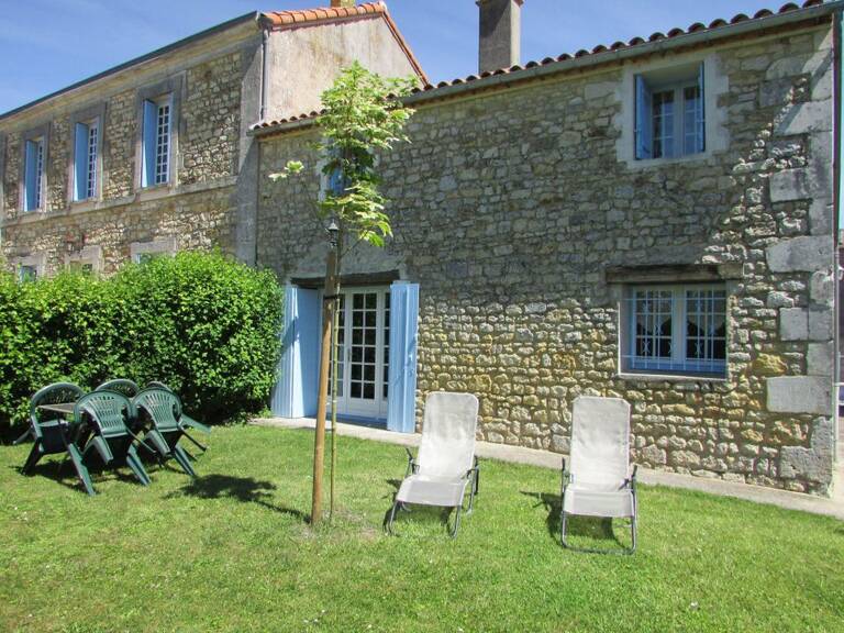 Maison de 77m2 à louer sur Le Gua — photo 1