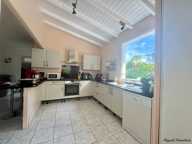 EXCLUSIVITÉ – VILLA AVEC 3 GITES A FORT POTENTIEL LOCATIF – QUARTIER RECHERCHE DE SAINTE ANNE — photo 4
