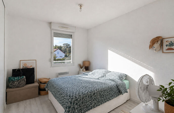Appartement à vendre 2 pièces VILLE LA GRAND (74),Parking, Gardien, Proximité, Frontière, Gare — photo 4
