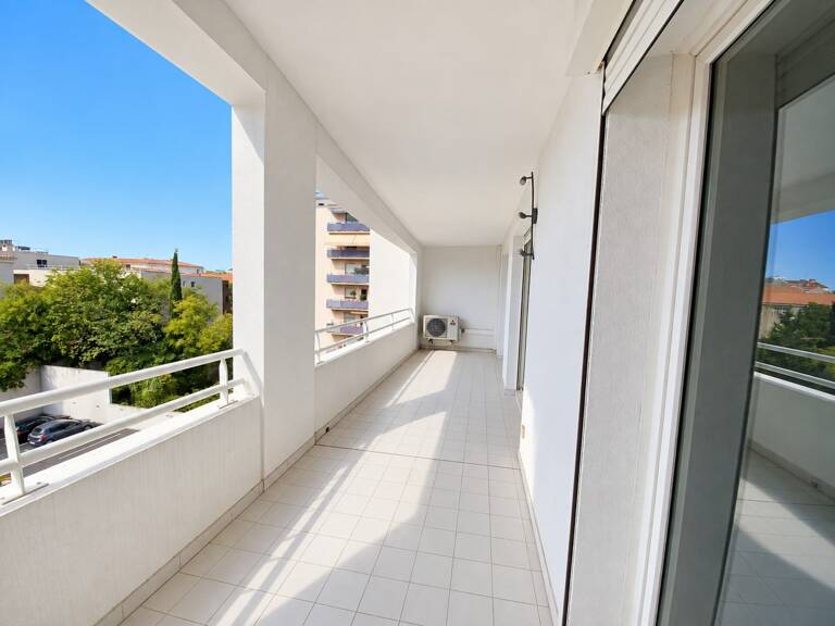 CENTRE MONTPELLIER PROCHE POLYGONE ET GARE : T4 DE 94 M²+TERRASSE DE 16M² +GARAGE FERME + CAVE !! — photo 1