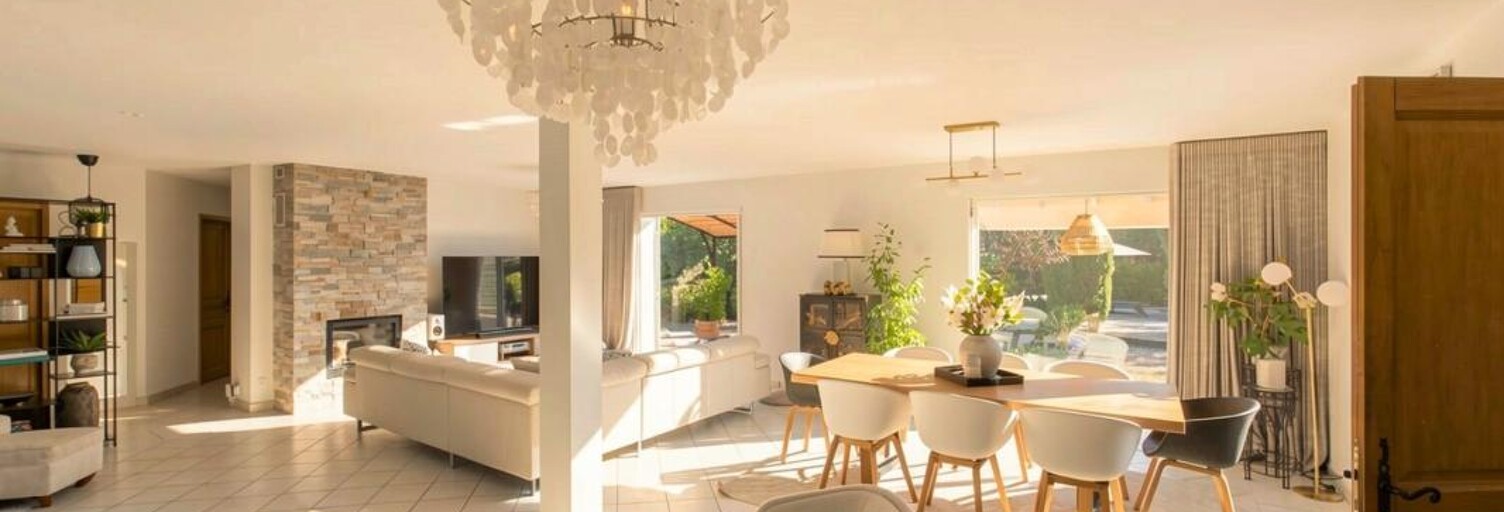Maison 12 Pièces 260 m² à vendre à Aups (83630)