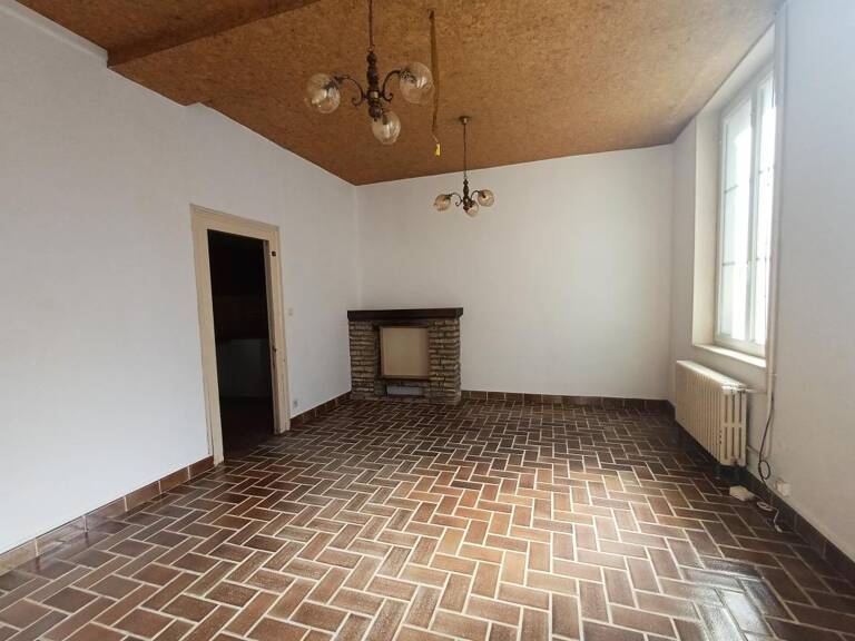 Appartement au plein centre de Lorris — photo 1