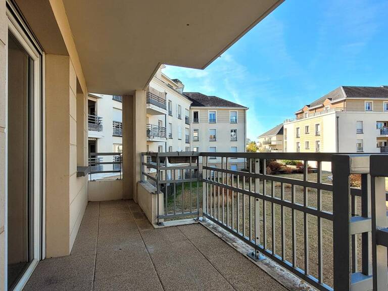 Appartement 3 pièces récent avec terrasse et parkings — photo 1