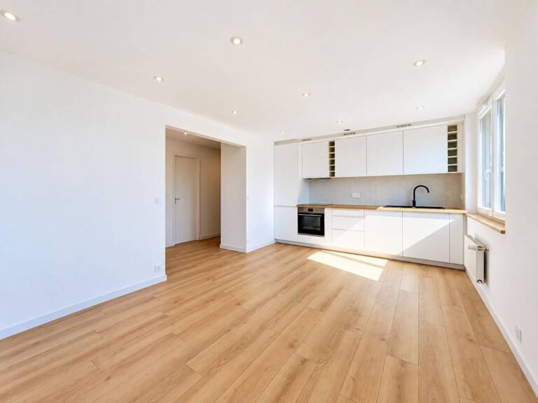 Un appartement rénové, une terrasse plein Sud et un emplacement idéal aux portes de Genève ! — photo 1