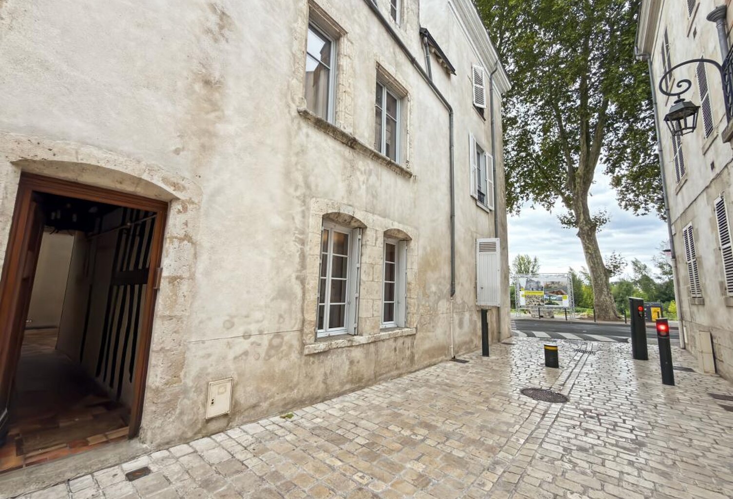 ✨ CHARME DE L'ANCIEN EN BORD DE LOIRE — QUAI DU CHÂTELET (ORLÉANS) 🌊 — photo 1