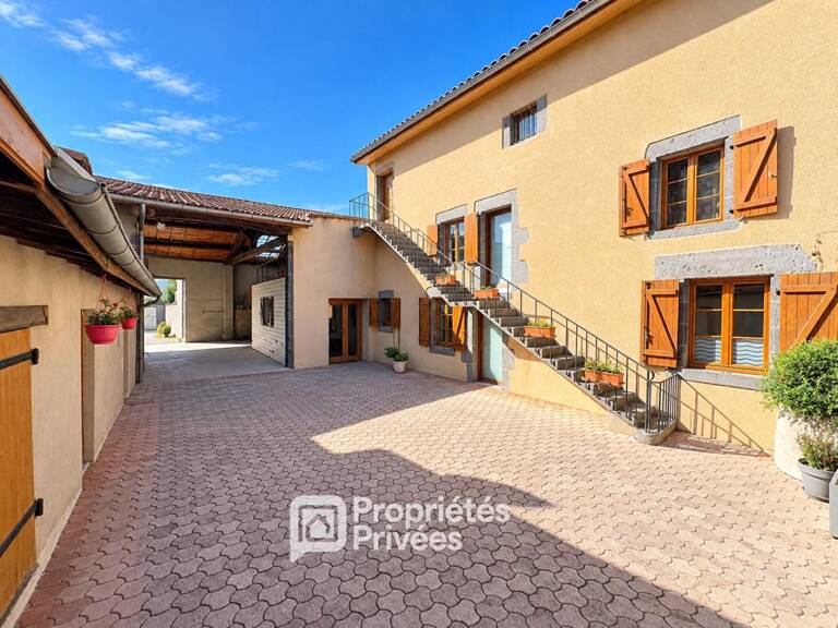 Maison 5 pièces 140 m2 avec dépendances — photo 1