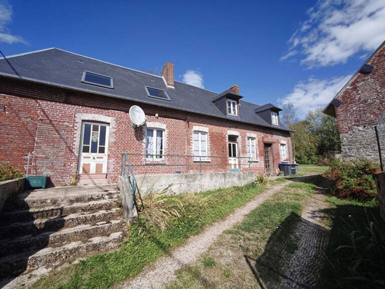 Maison de caractère, dépendances et 7 100 m² de terrain — photo 1