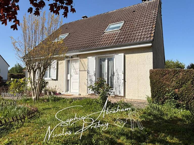 Maison individuelle avec 4 chambres, sous-sol et jardin — photo 1