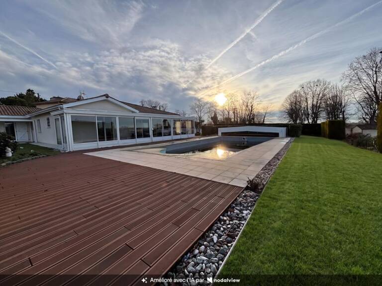Maison de plain-pied familiale avec piscine double garage avec dépendance et cave — photo 1