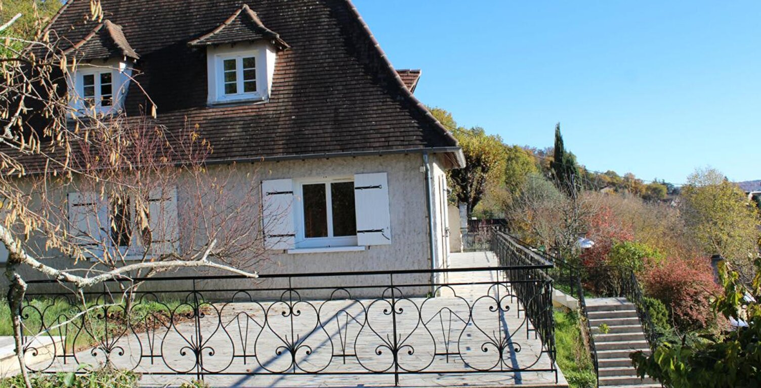 Maison de ville type 7, surface 245 m², garage privatif, sur un terrain 1012 m² — photo 1