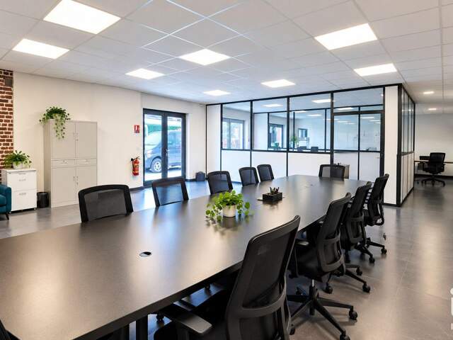 Location Bureaux 210 m&sup2; — photo du bien