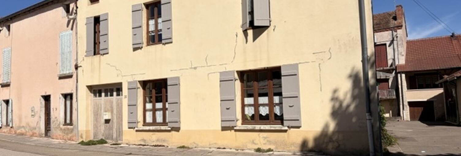 Maison 8 Pièces 138 m² à vendre à Salornay-sur-Guye (71250)