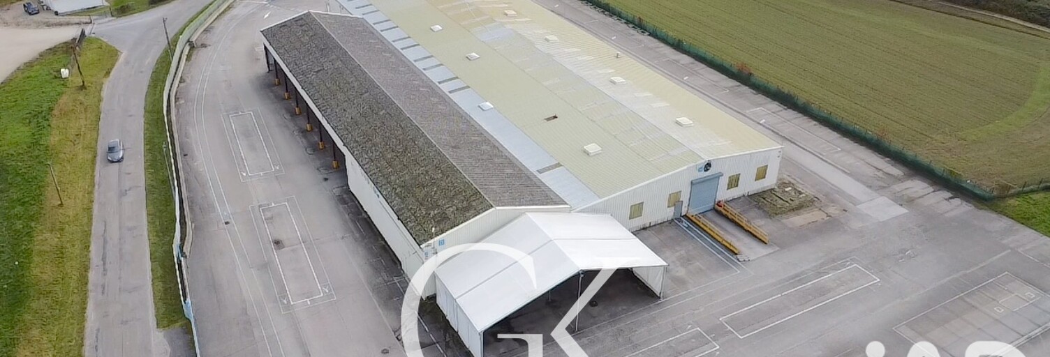 Commerce  3329 m² à vendre à Saint-André-le-Gaz (38490)