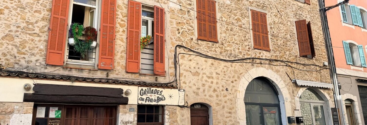 Commerce  57 m² à vendre à Vence (06140)