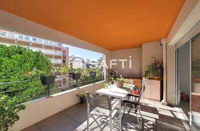 Perier Prado  -13008-Type 3 traversant  de 65m2 - Calme-Terrasse. — photo du bien