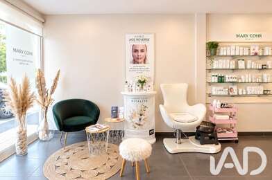 Commerce  64000 €