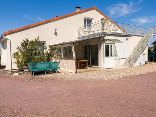 ? Maison familiale 4 chambres avec 3 garages et jardin   À 5 — photo du bien