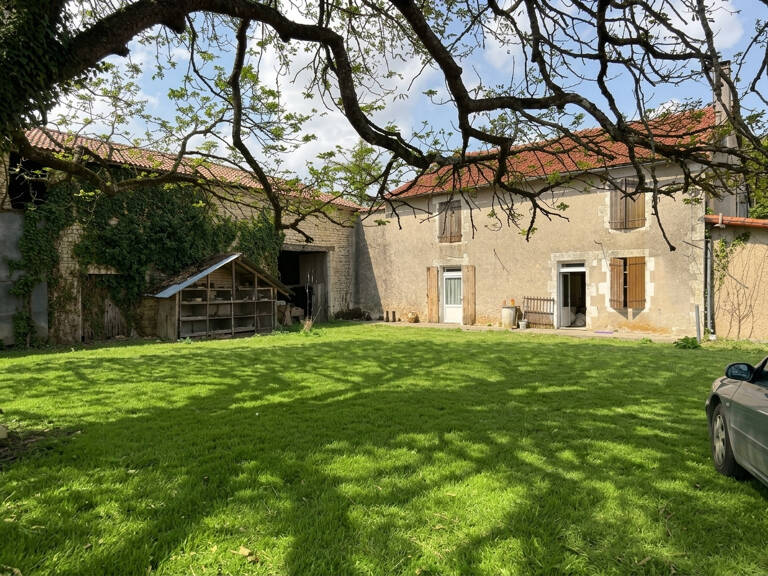 ÉBRÉON   MAISON À RÉNOVER AVEC DÉPENDANCES ET BEAU POTENTIEL — photo 1