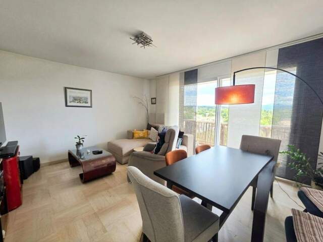 Appartement À Vendre — photo du bien