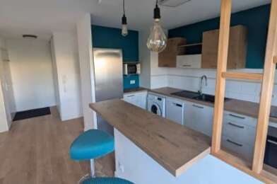 Appartement 3 pièces 905 €