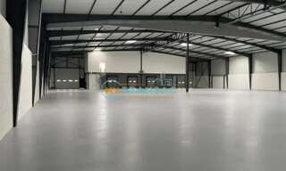 Local industriel  2504 m² à louer à Le Blanc-Mesnil (93150)