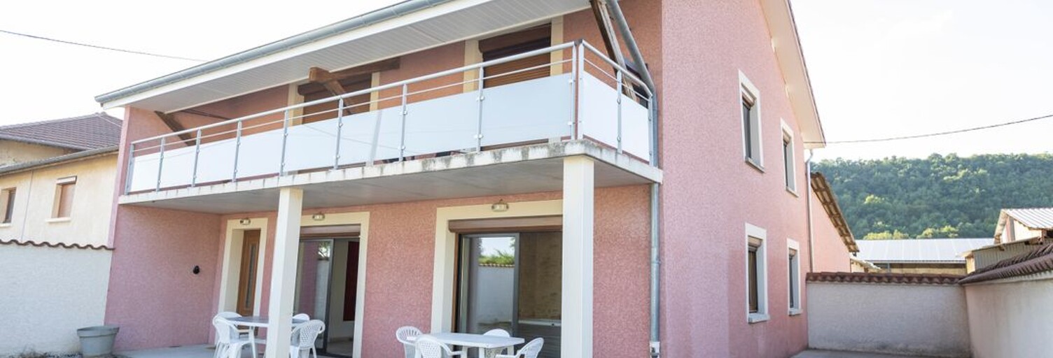 Maison 7 Pièces 240 m² à louer à Beauvoir-de-Marc (38440)