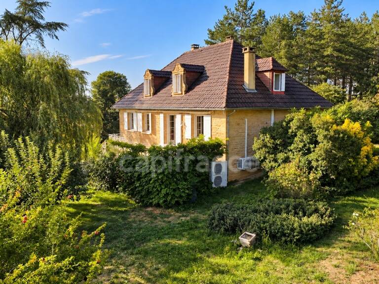 Maison familiale 148 m² – 5 chambres, grand sous-sol et terrain de 2 566 m² – Saint-Martial-de-Nabirat — photo 1
