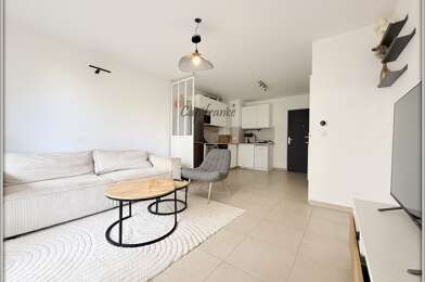 Appartement 3 pièces 1160 €