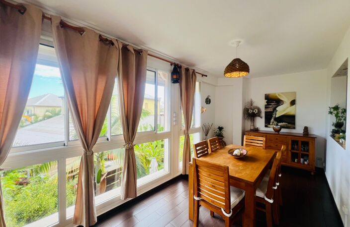 Appartement à vendre 4 pièces SAINT GILLES LES HAUTS (974) — photo 2