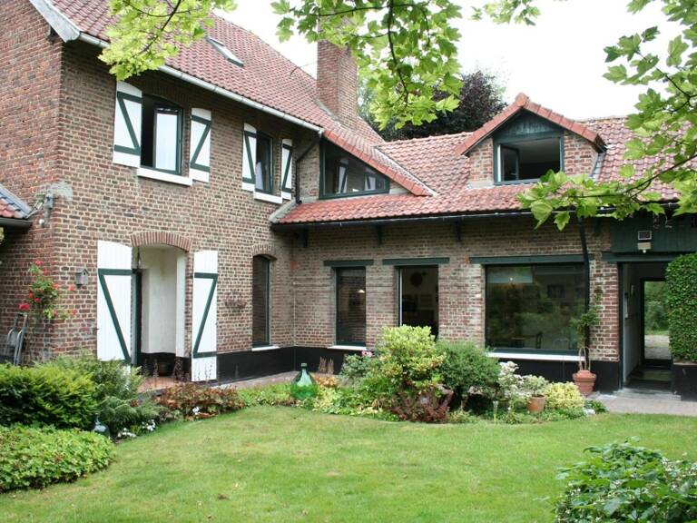 FERME AU CARRE DE CARACTERE AVEC HABITATION ET REVENUS LOCATIFS — photo 1