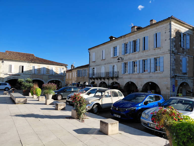 Fonds de commerce café-restaurant à vendre VALENCE SUR BAISE (32) — photo 1