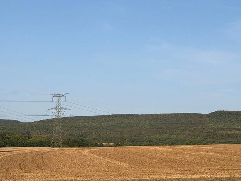 Terrain constructible sur 950 m2 viabilisé — photo 1