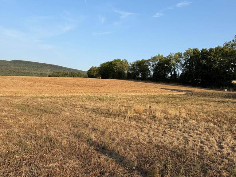Terrain constructible sur 950 m2 viabilisé — photo 1