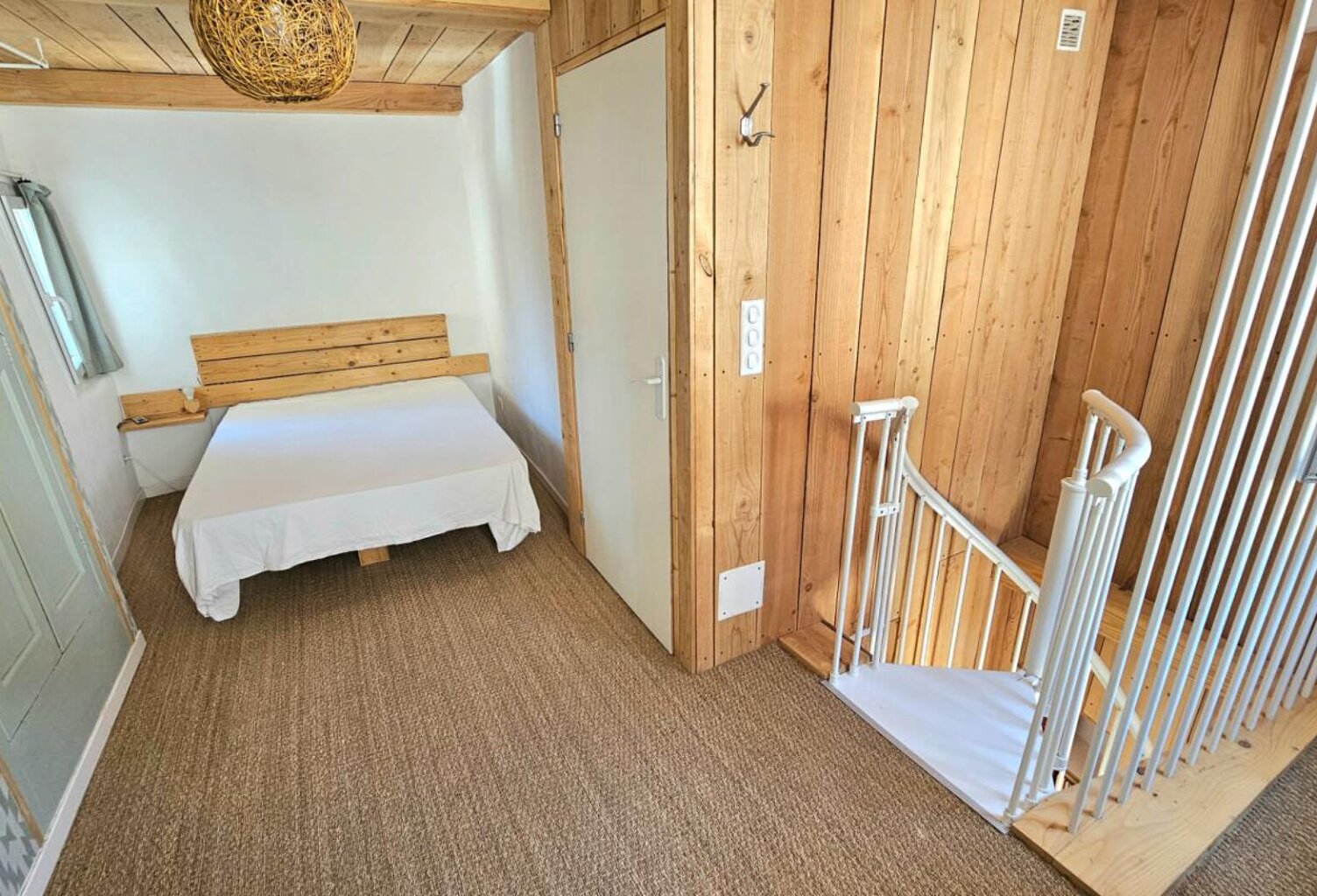 Duplex au 1er étage dans une petite copropriété de 3 lots à Claviers, Var — photo 1