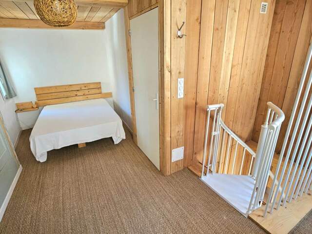 Duplex au 1er étage dans une petite copropriété de 3 lots à Claviers, Var — photo du bien
