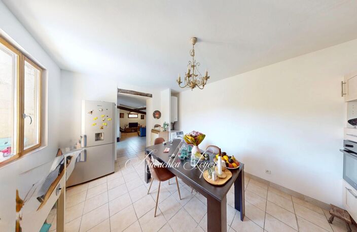 Maison avec jardin et garage — photo 4