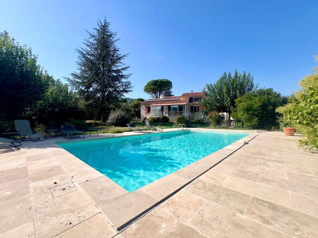 83640 SAINT ZACHARIE - Villa type 6 avce piscine vue colline — photo du bien