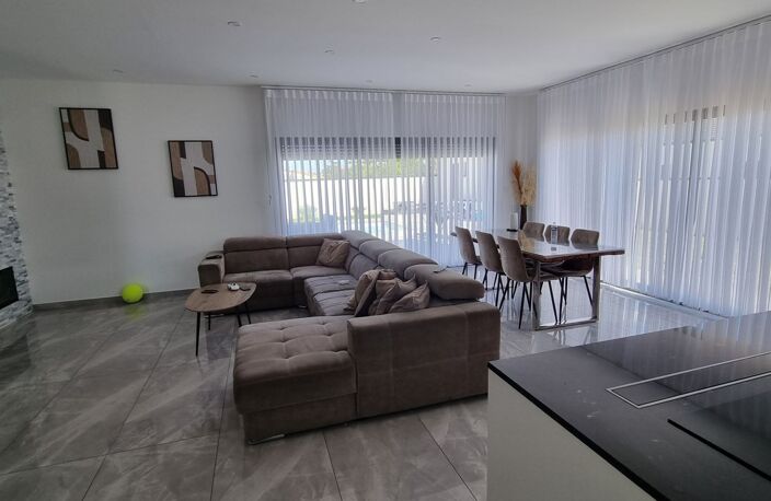 Villa — photo 5