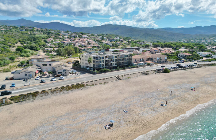 RIVE SUD Agosta Plage - Superbe T3 traversant vue mer + Gara — photo 2