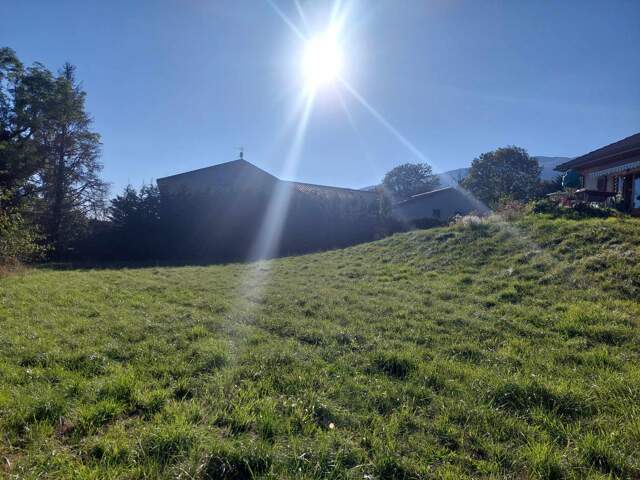 Echenevex - terrain constructible 606m² - viabilisé - libre constructeur — photo du bien