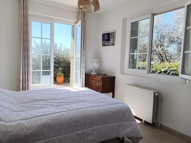 Maison familiale avec vue et terrain d'oliviers 2200 m2   6 — photo du bien