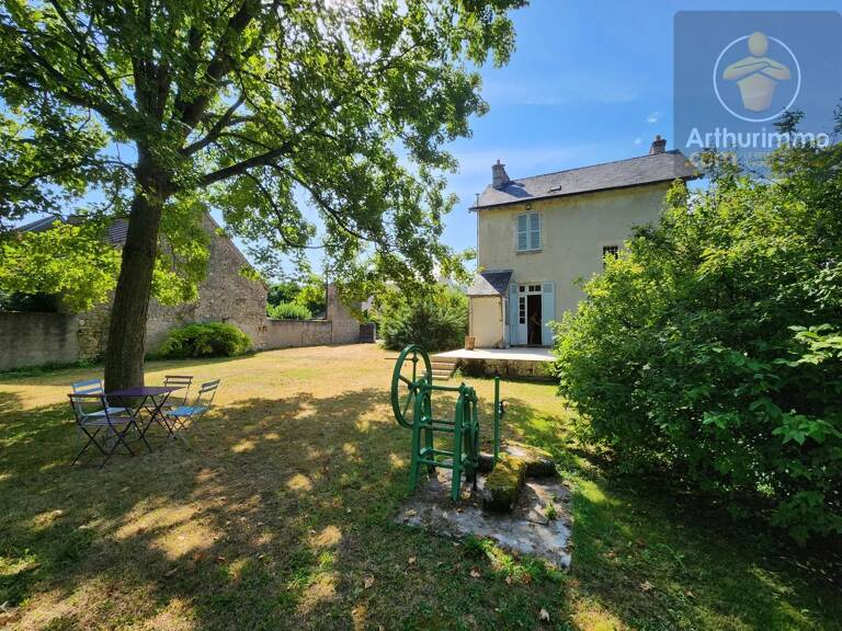 Maison pleine de charme avec son parc arboré — photo 1