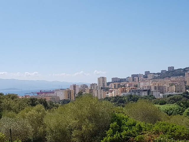 Ajaccio Maison de 90m2 Terrain 3000m2 proche commodités — photo du bien