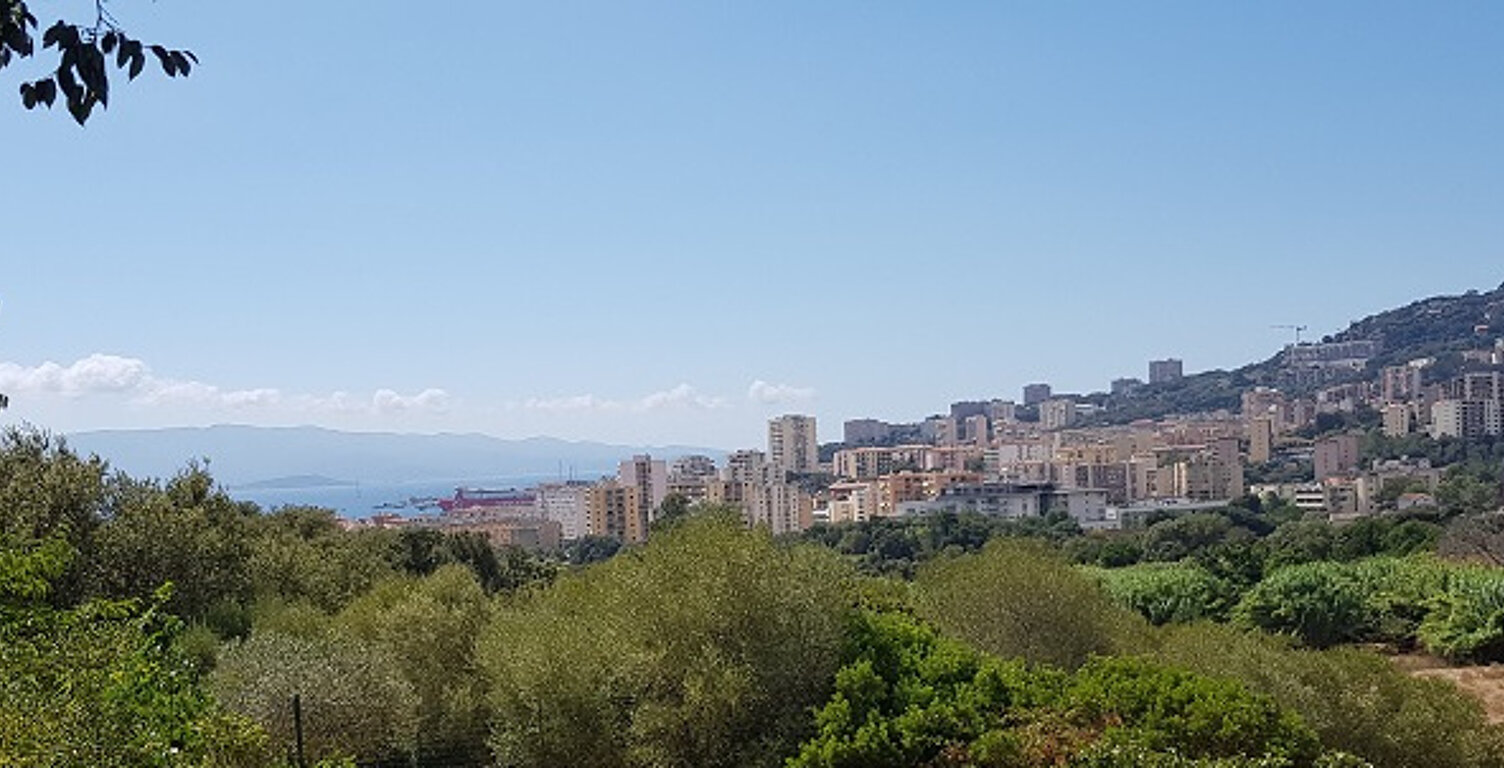 Ajaccio Maison de 90m2 Terrain 3000m2 proche commodités — photo 1