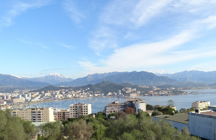 Ajaccio centre ville maison de Maître de 320m2 garage vue me — photo 3